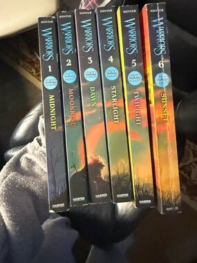 Hunter Warriors: The New Prophecy Boxed Set — Blue, Black, Orange, Yellow